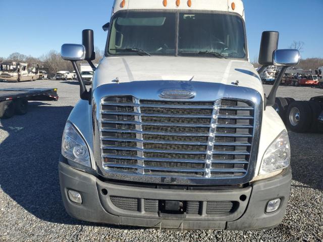 3AKJGLD56FSGG5253 - 2015 FREIGHTLINER CASCADIA 1 WHITE photo 7