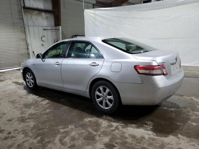 4T1BF3EK3BU681328 - 2011 TOYOTA CAMRY BASE SILVER photo 2