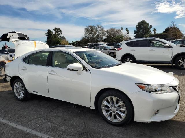 JTHBW1GG2E2048657 - 2014 LEXUS ES 300H WHITE photo 4