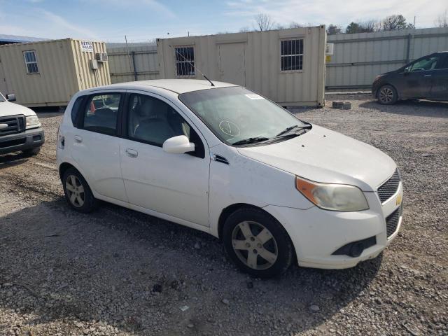 KL1TD66E79B671648 - 2009 CHEVROLET AVEO LS WHITE photo 4