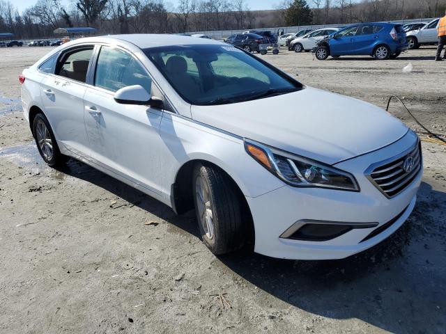 5NPE24AF8GH379353 - 2016 HYUNDAI SONATA SE WHITE photo 4