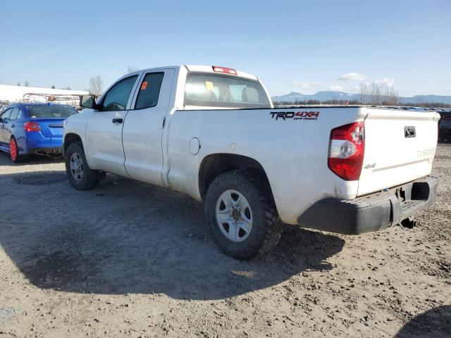 5TFUM5F17GX068557 - 2016 TOYOTA TUNDRA DOUBLE CAB SR/SR5 WHITE photo 2