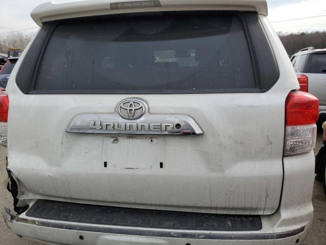 JTEBU5JR0B5040930 - 2011 TOYOTA 4RUNNER SR5 WHITE photo 6