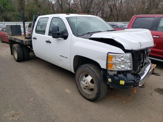 1GB7KZBK7AF136009 - 2010 CHEVROLET SILVERADO K3500 WHITE photo 4