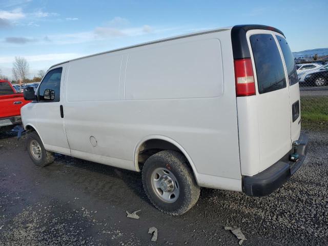 1GCGG25U451148137 - 2005 CHEVROLET EXPRESS G2 WHITE photo 2