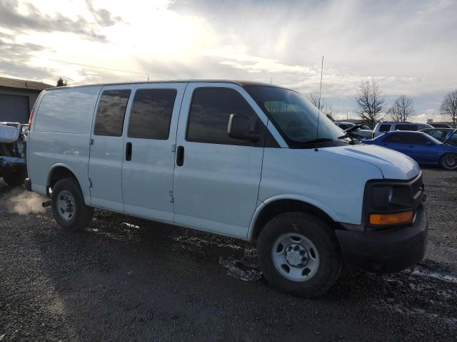 1GCGG25U451148137 - 2005 CHEVROLET EXPRESS G2 WHITE photo 4