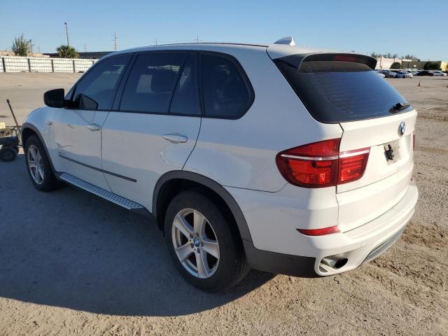 5UXZV4C58BL406244 - 2011 BMW X5 XDRIVE35I WHITE photo 2