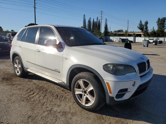 5UXZV4C58BL406244 - 2011 BMW X5 XDRIVE35I WHITE photo 4