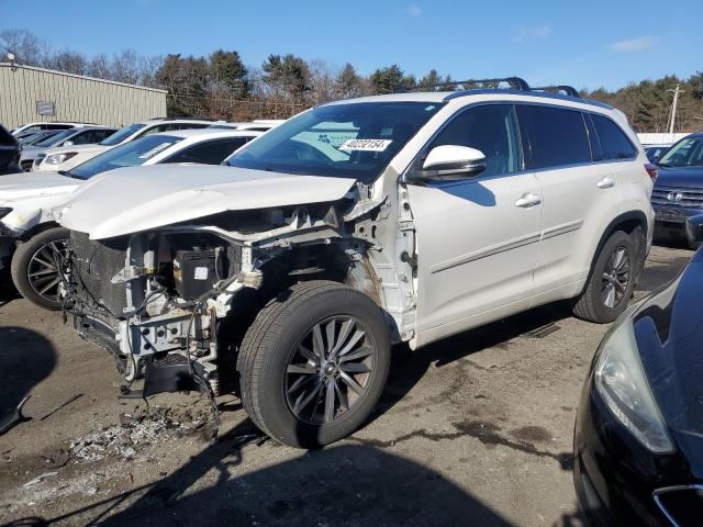 2017 TOYOTA HIGHLANDER SE, 