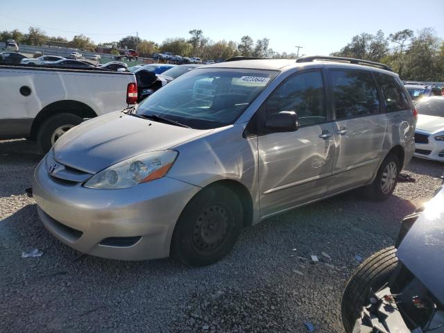 5TDZK23C18S136312 - 2008 TOYOTA SIENNA CE SILVER photo 1