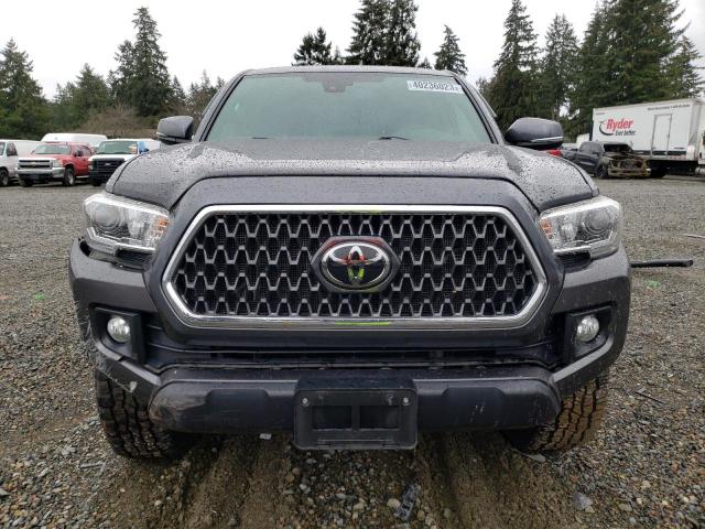 5TFCZ5AN5JX142797 - 2018 TOYOTA TACOMA DOUBLE CAB 石墨色 照片 5
