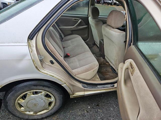 4T1BG22K4WU380424 - 1998 TOYOTA CAMRY CE BEIGE photo 10