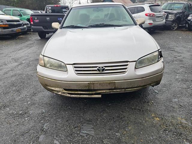 4T1BG22K4WU380424 - 1998 TOYOTA CAMRY CE BEIGE photo 5