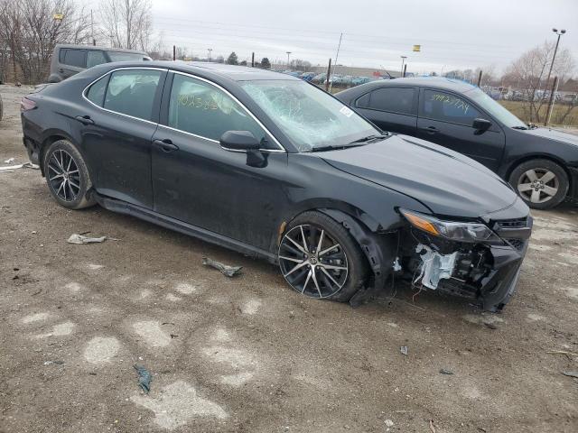 4T1T11AK8RU877871 - 2024 TOYOTA CAMRY SE NIGHT SHADE BLACK photo 4