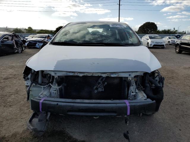 5YFBU4EE0DP177104 - 2013 TOYOTA COROLLA BASE WHITE photo 5