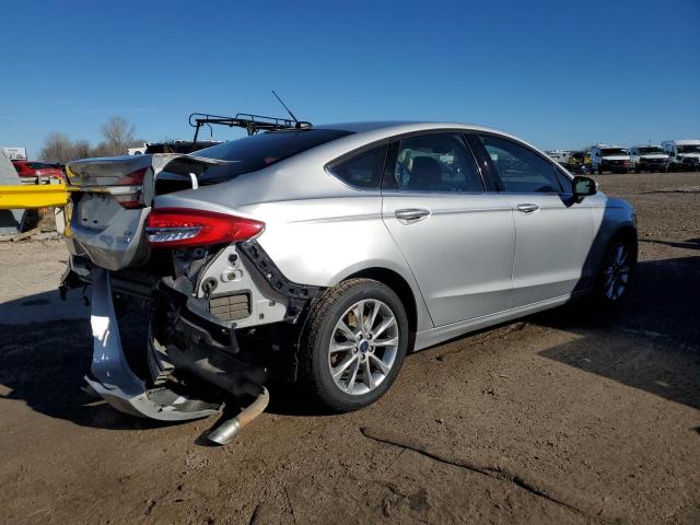 3FA6P0HDXHR305522 - 2017 FORD FUSION SE SILVER photo 3