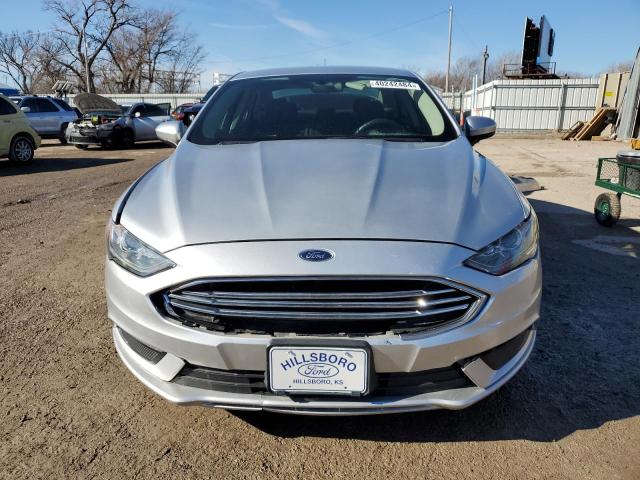 3FA6P0HDXHR305522 - 2017 FORD FUSION SE SILVER photo 5