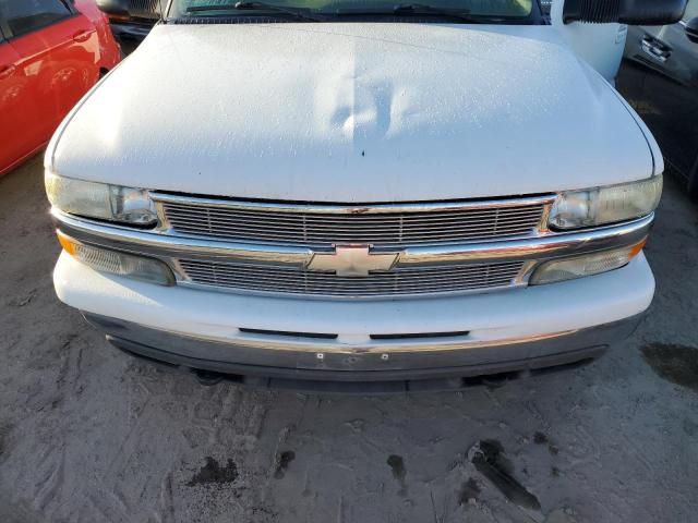 3GNGK26G73G202947 - 2003 CHEVROLET SUBURBAN K2500 WHITE photo 12