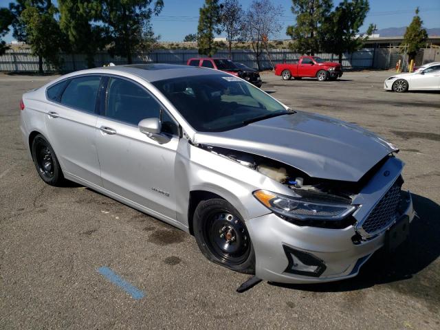 3FA6P0RU6KR209246 - 2019 FORD FUSION TITANIUM SILVER photo 4