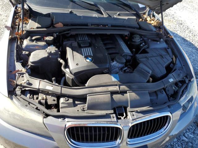 WBAPH7C57BE130688 - 2011 BMW 328 I GRAY photo 11