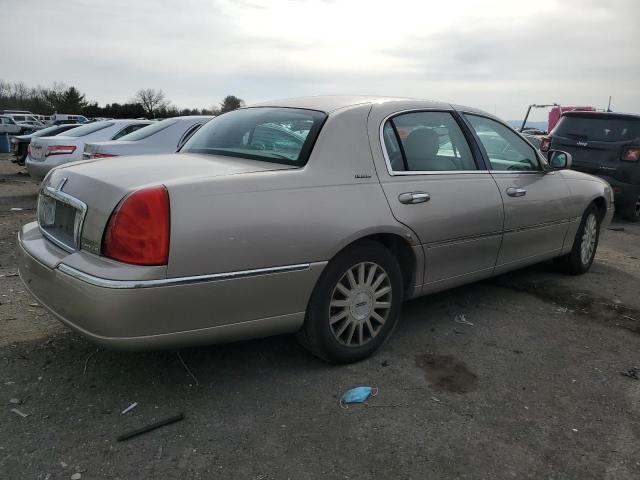 1LNHM81W73Y646095 - 2003 LINCOLN TOWN CAR EXECUTIVE GOLD photo 3