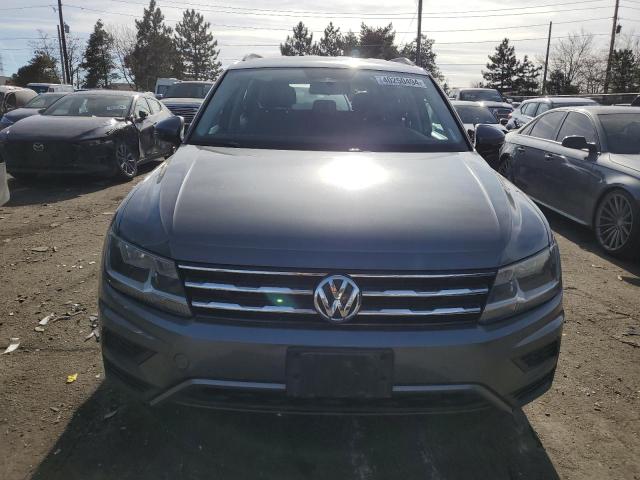 3VV0B7AXXJM092121 - 2018 VOLKSWAGEN TIGUAN S GRAY photo 5