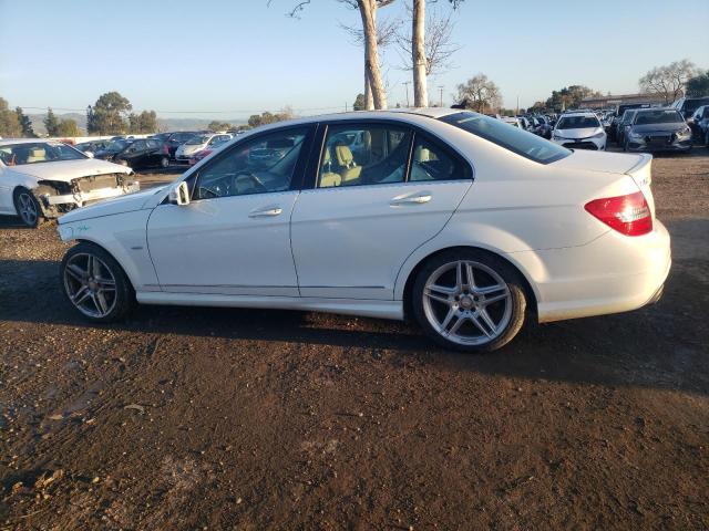 WDDGF4HB9CA615905 - 2012 MERCEDES-BENZ C 250 WHITE photo 2