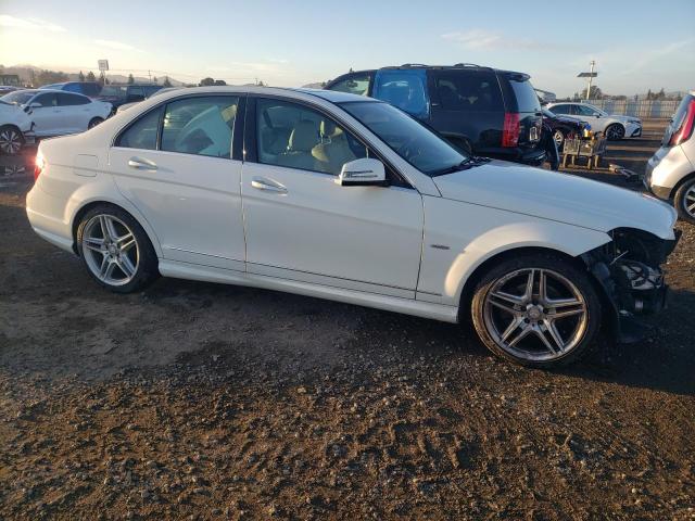 WDDGF4HB9CA615905 - 2012 MERCEDES-BENZ C 250 WHITE photo 4