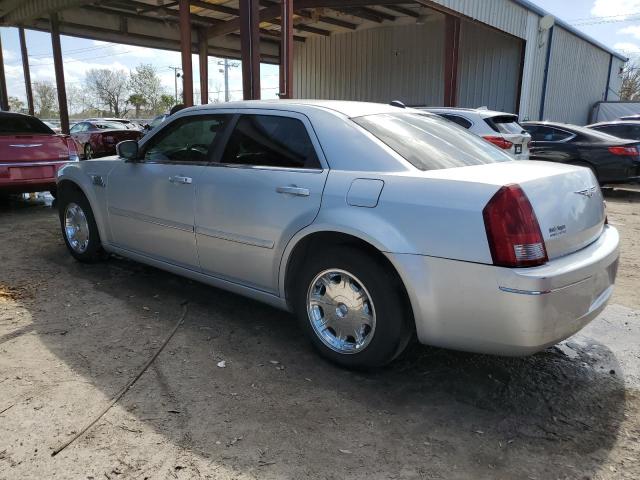 2C3JA53G25H547463 - 2005 CHRYSLER 300 TOURING SILVER photo 2