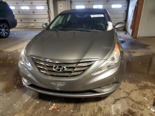 5NPEC4AC1DH619616 - 2013 HYUNDAI SONATA SE GRAY photo 5