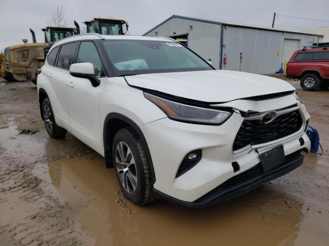 5TDGZRBH7MS060162 - 2021 TOYOTA HIGHLANDER XLE WHITE photo 4