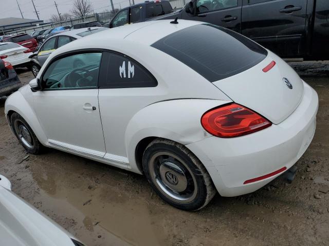 3VWJP7AT4CM610869 - 2012 VOLKSWAGEN BEETLE WHITE photo 2