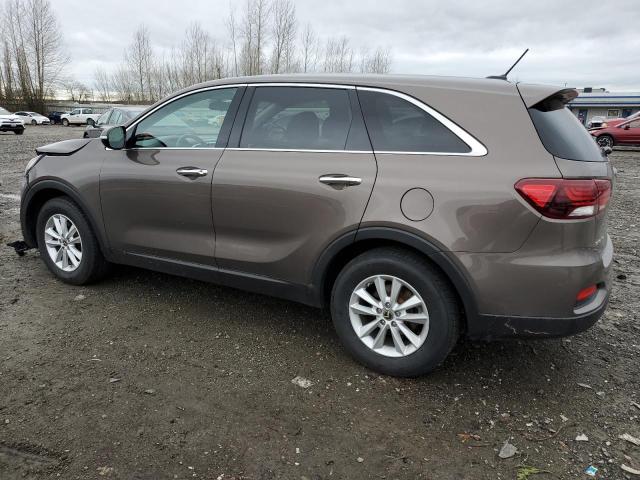 5XYPGDA51KG559422 - 2019 KIA SORENTO LX BROWN photo 2