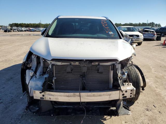 5TDKZRFH9KS563242 - 2019 TOYOTA HIGHLANDER SE WHITE photo 5