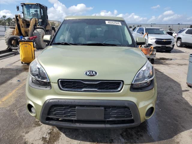 KNDJT2A54D7591237 - 2013 KIA SOUL GREEN photo 5