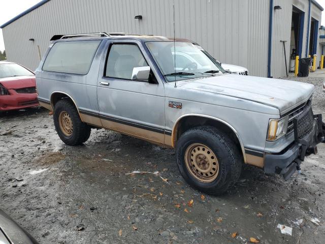 1G8CT18B7F8202337 - 1985 CHEVROLET BLAZER S10 TWO TONE photo 4