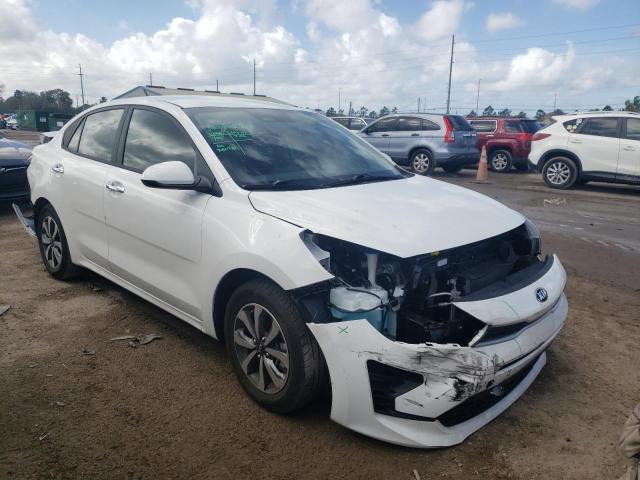 3KPA24AD4ME418274 - 2021 KIA RIO LX WHITE photo 4