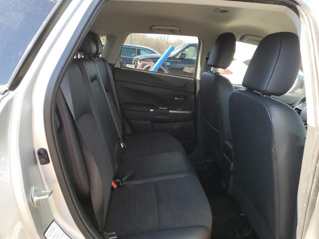 JA4ARUAU7NU008352 - 2022 MITSUBISHI OUTLANDER ES 银色 照片 11