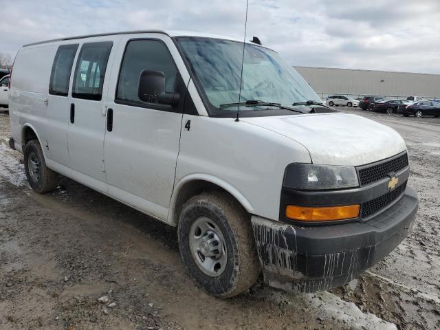 1GCWGAFP8M1152558 - 2021 CHEVROLET EXPRESS G2 WHITE photo 4