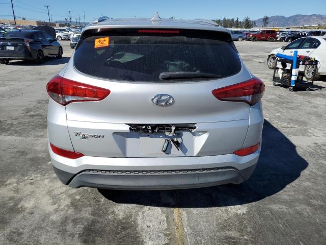 KM8J33A44JU726223 - 2018 HYUNDAI TUCSON SEL SILVER photo 6