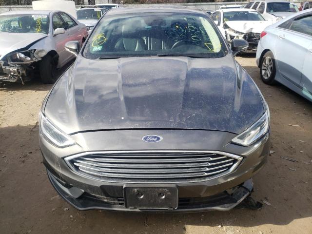 3FA6P0SU0JR110222 - 2018 FORD FUSION TITANIUM/PLATINUM PHEV GRAY photo 5