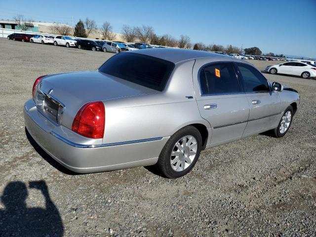 2LNBL8CV2AX751704 - 2010 LINCOLN TOWN CAR SIGNATURE LIMITED SILVER photo 3