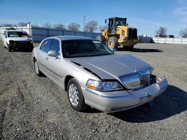 2LNBL8CV2AX751704 - 2010 LINCOLN TOWN CAR SIGNATURE LIMITED SILVER photo 4