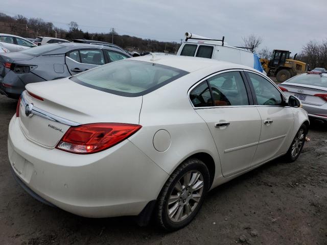 2G4GS5ERXC9156596 - 2012 BUICK REGAL PREMIUM WHITE photo 3