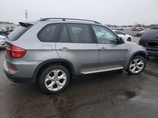 5UXZV8C51BL421580 - 2011 BMW X5 XDRIVE50I GRAY photo 3