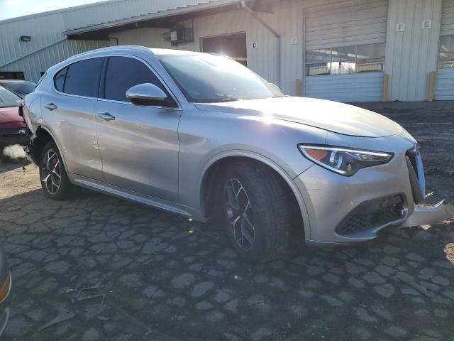 ZASPAKBNXL7C95031 - 2020 ALFA ROMEO STELVIO TI SILVER photo 4