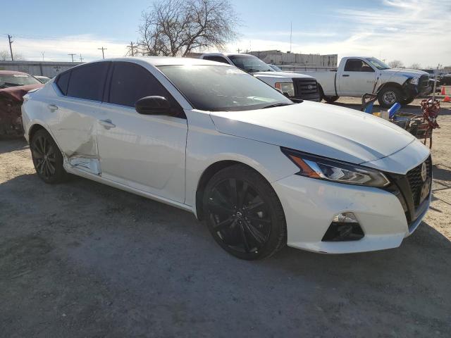 1N4BL4CW2NN310061 - 2022 NISSAN ALTIMA SR WHITE photo 4