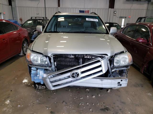 JTEDP21A340005596 - 2004 TOYOTA HIGHLANDER BASE رمادي صورة 5