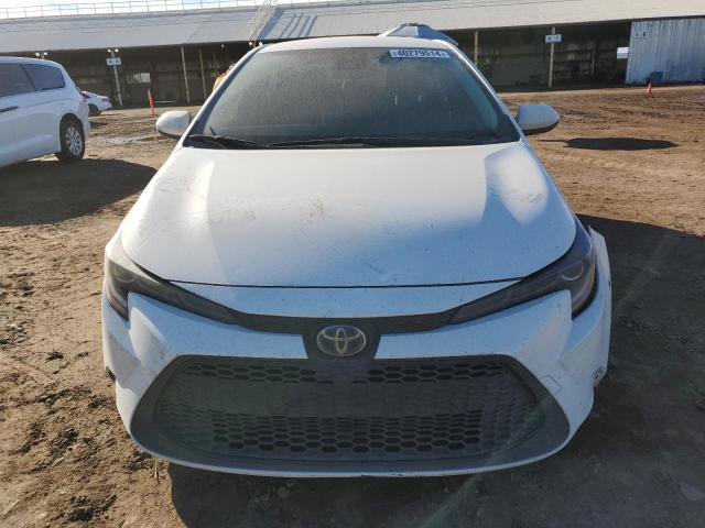 JTDEAMDE5MJ004139 - 2021 TOYOTA COROLLA LE WHITE photo 5