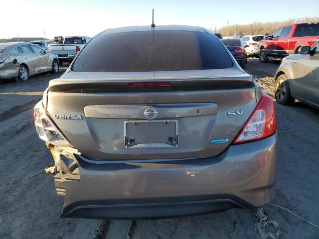 3N1CN7AP0GL843022 - 2016 NISSAN VERSA S GRAY photo 6